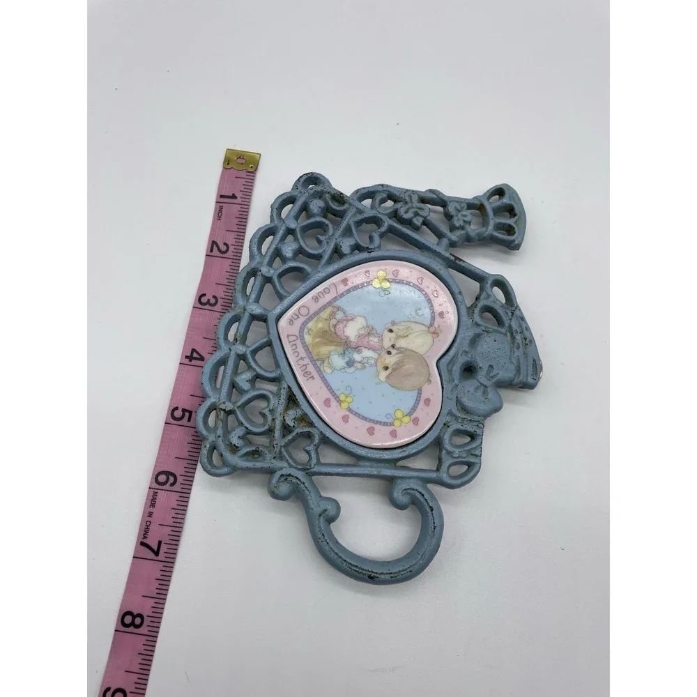 Vtg Precious Moments Trivet Love One Another-‎ 1996 Blue Iron Teapot